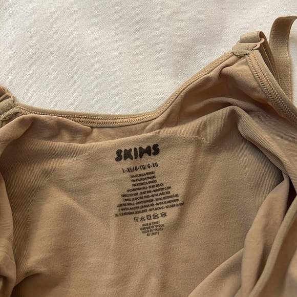 SKIMS SEAMLESS SCULPT MID THIGH BODYSUIT - Picture 2 of 3